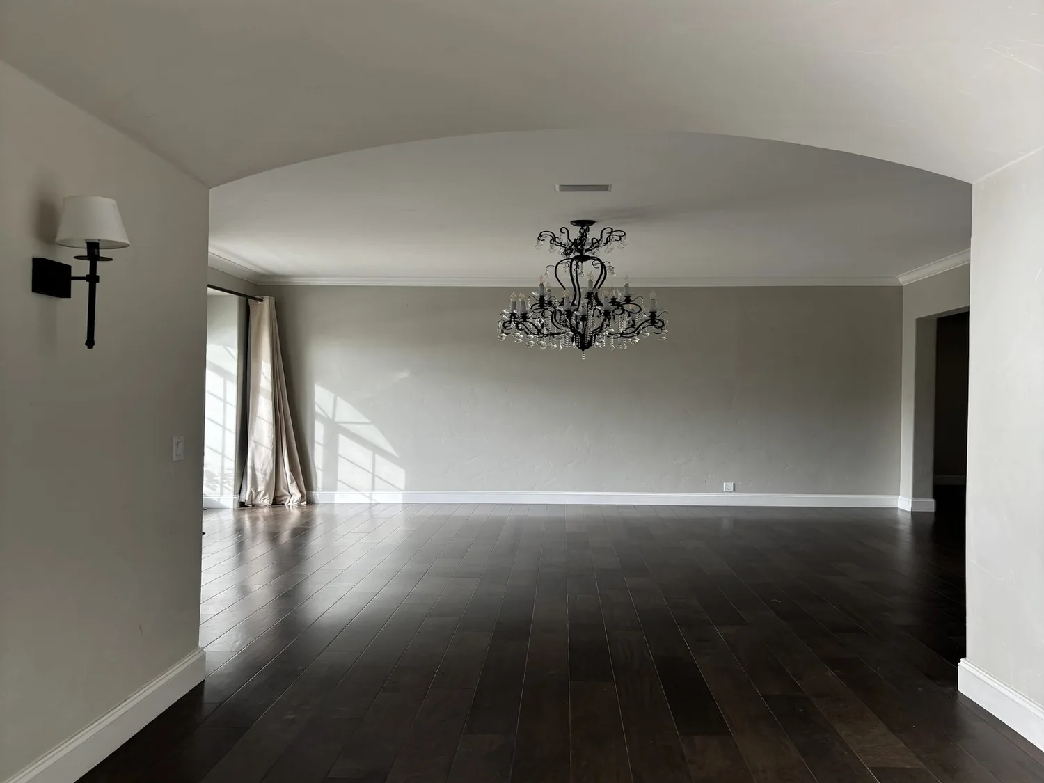 Cowhide Dining Room Chairs: A Designer's Guide to the 2026 Look